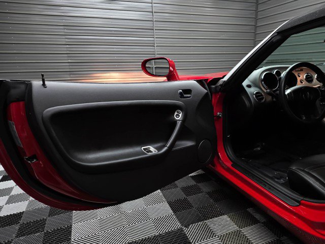Used 2006 Pontiac Solstice Convertible w/ Premium Package RWD image 26