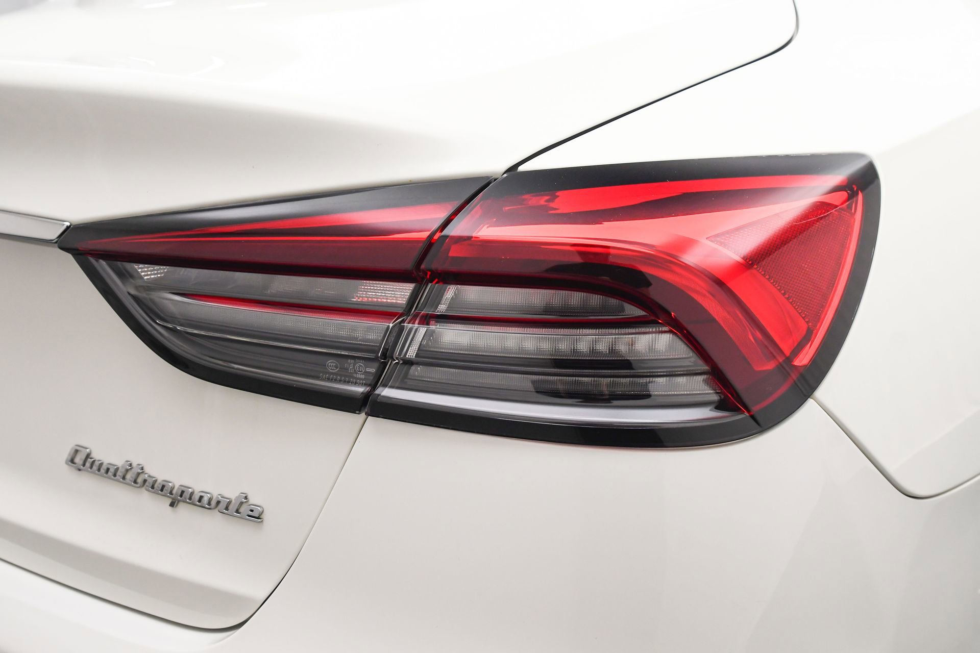 Used 2022 Maserati Quattroporte Modena Q4 image 24