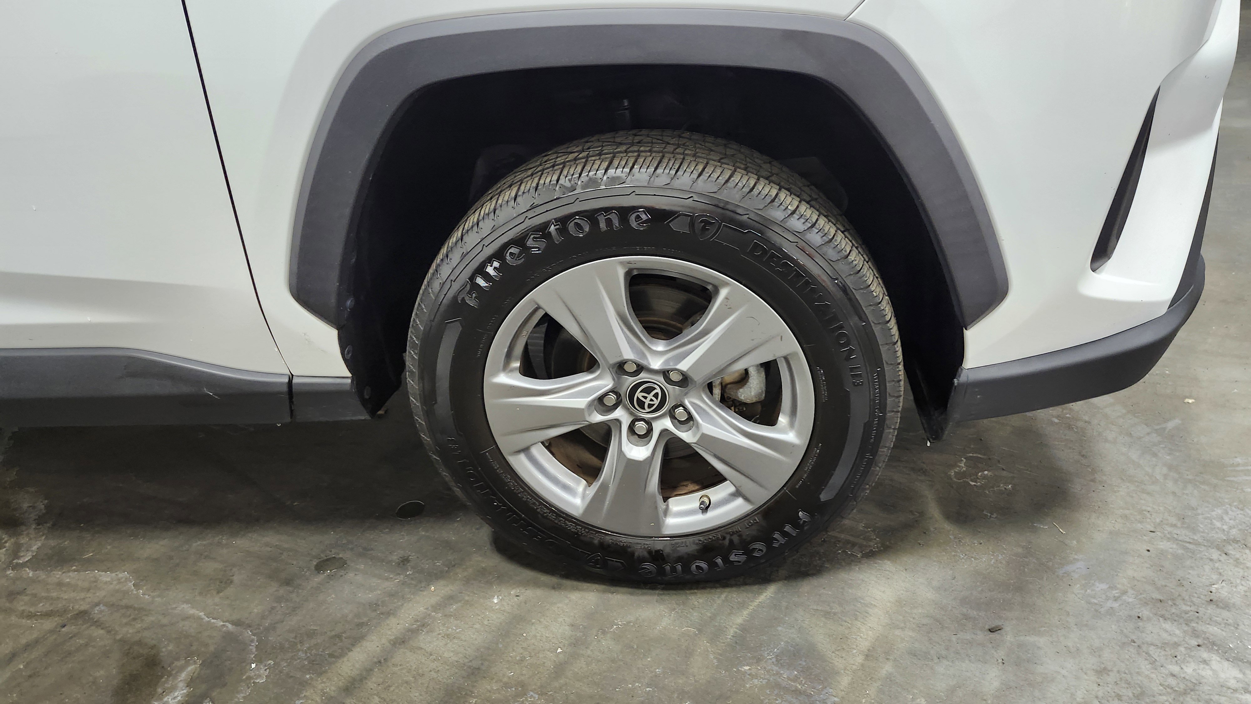 Used 2022 Toyota RAV4 LE image 9