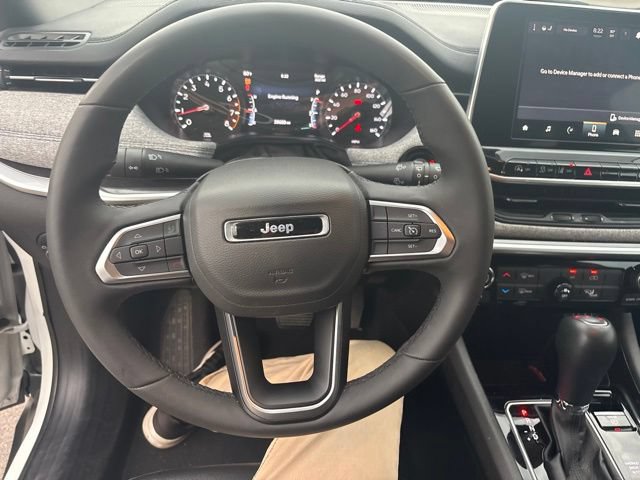 Used 2025 Jeep Compass Latitude AWD/4WD image 28