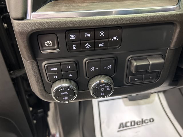 Used 2025 Chevrolet Tahoe Z71 w/ Z71 Off-Road Package AWD/4WD image 17