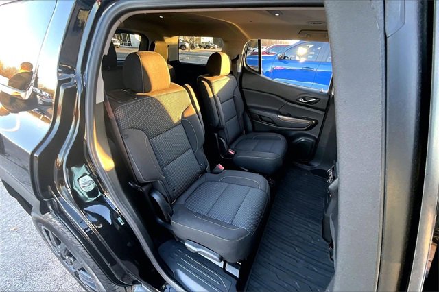 Used 2023 GMC Acadia SLE w/ Driver Convenience Package image 25
