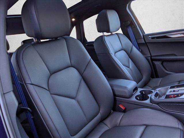 Certified 2025 Porsche Macan image 25