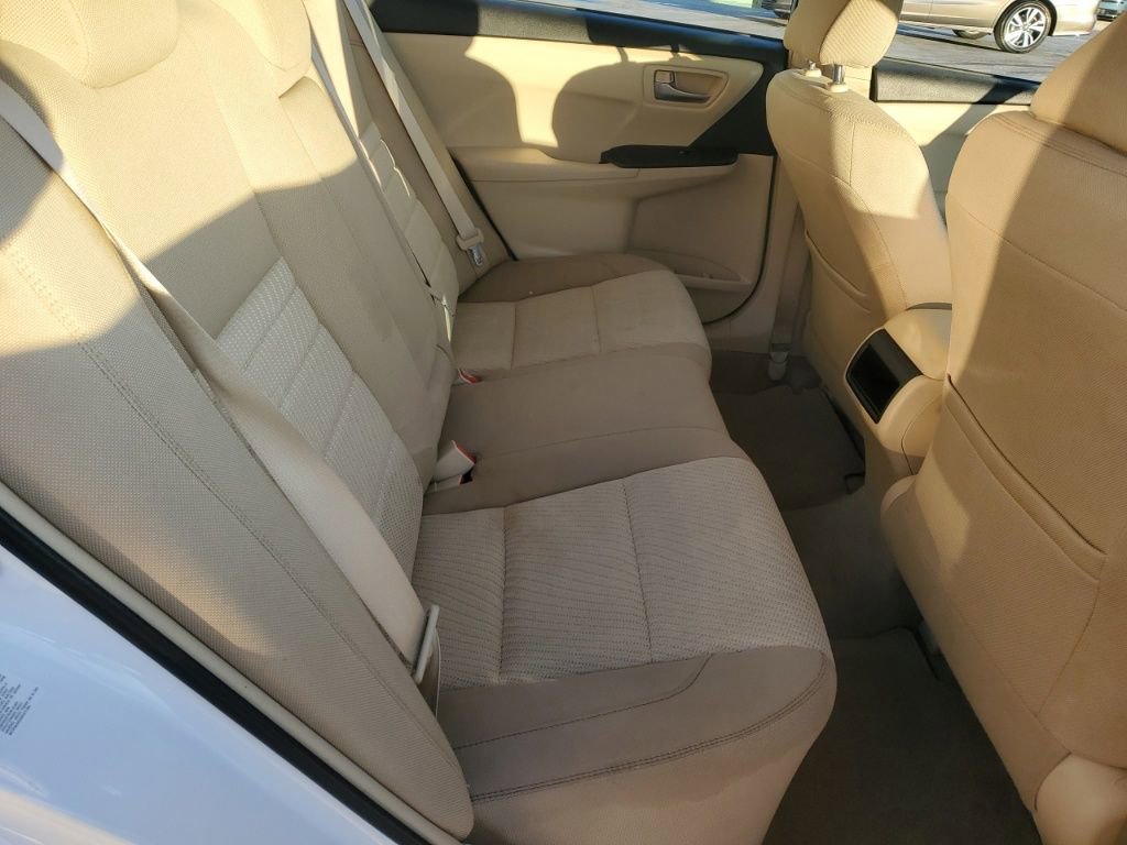 Used 2015 Toyota Camry LE image 24