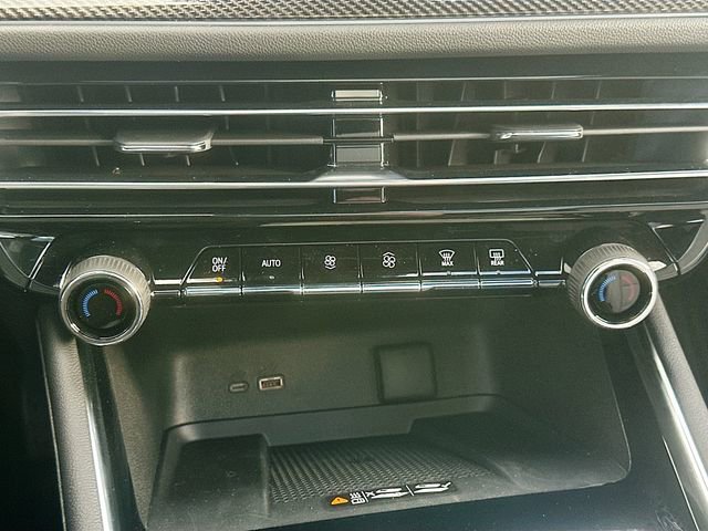 New 2026 Chevrolet Traverse High Country w/ LPO, Floor Liner Package image 15