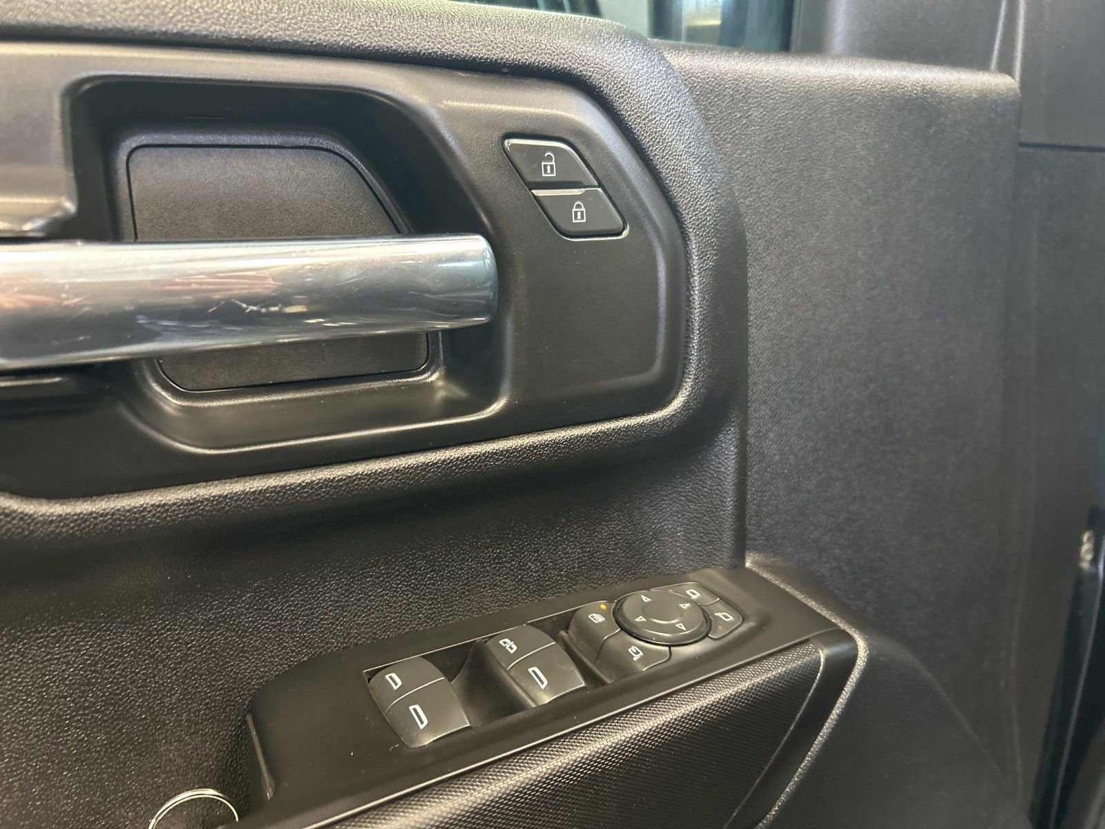 Used 2024 Chevrolet Silverado 2500 Custom w/ Custom Value Package image 14