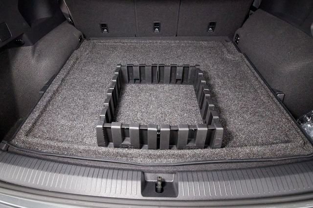 Used 2024 Volkswagen Tiguan SEL R-Line w/ MDO Package, Two-Row AWD/4WD image 28