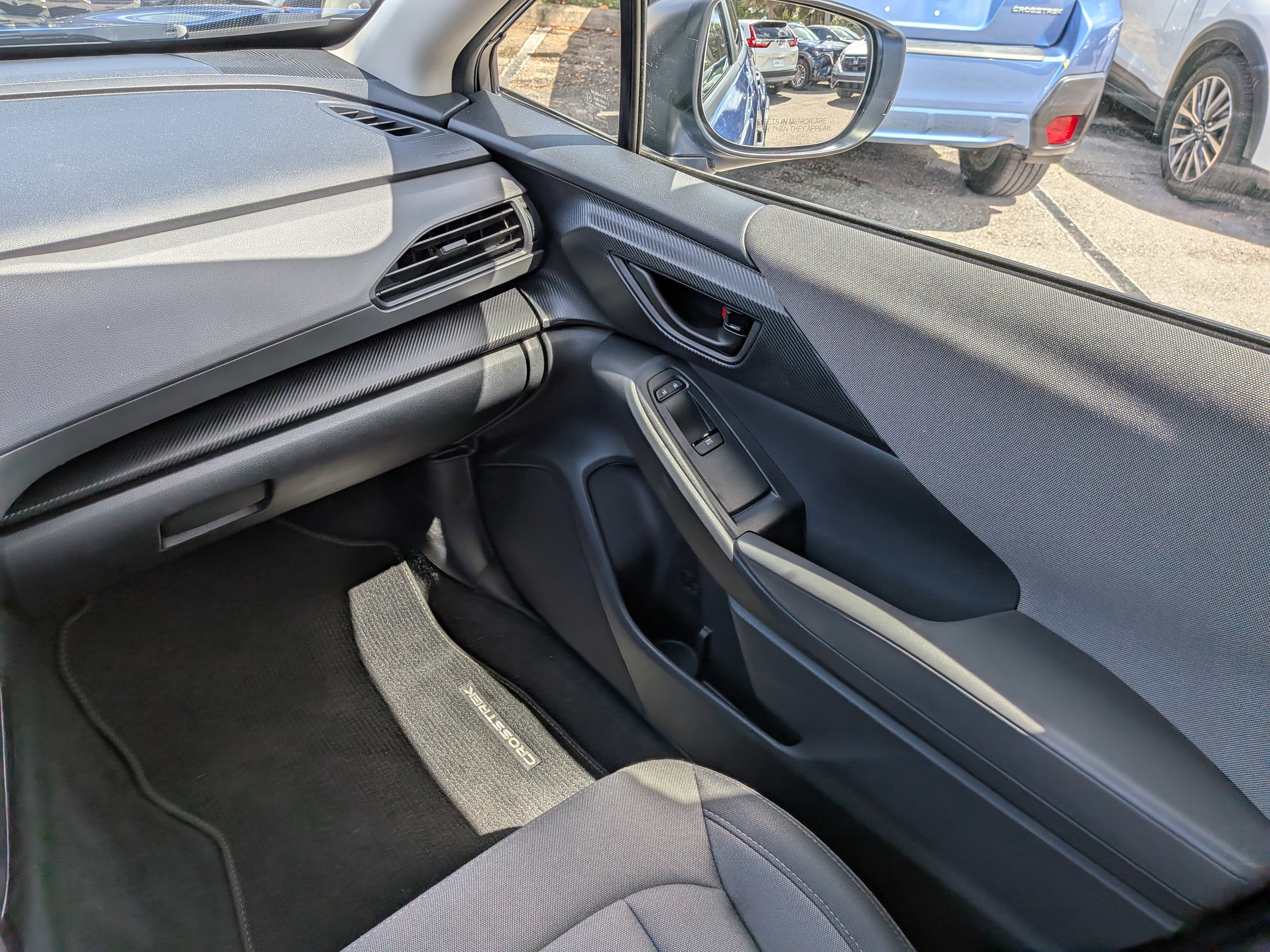 Used 2025 Subaru Crosstrek 2.0i image 17