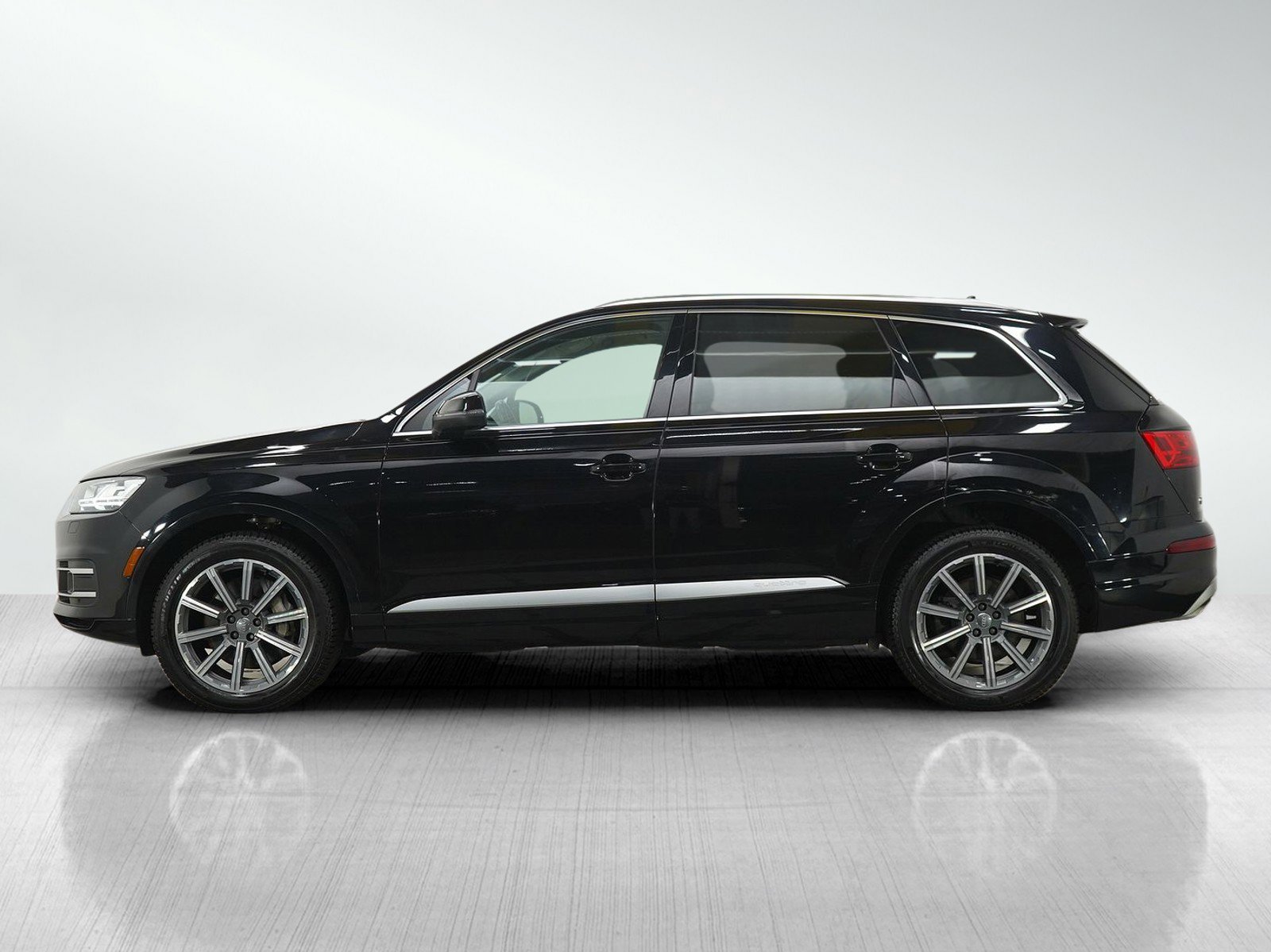 Used 2018 Audi Q7 3.0T Prestige w/ Prestige Package AWD/4WD image 2