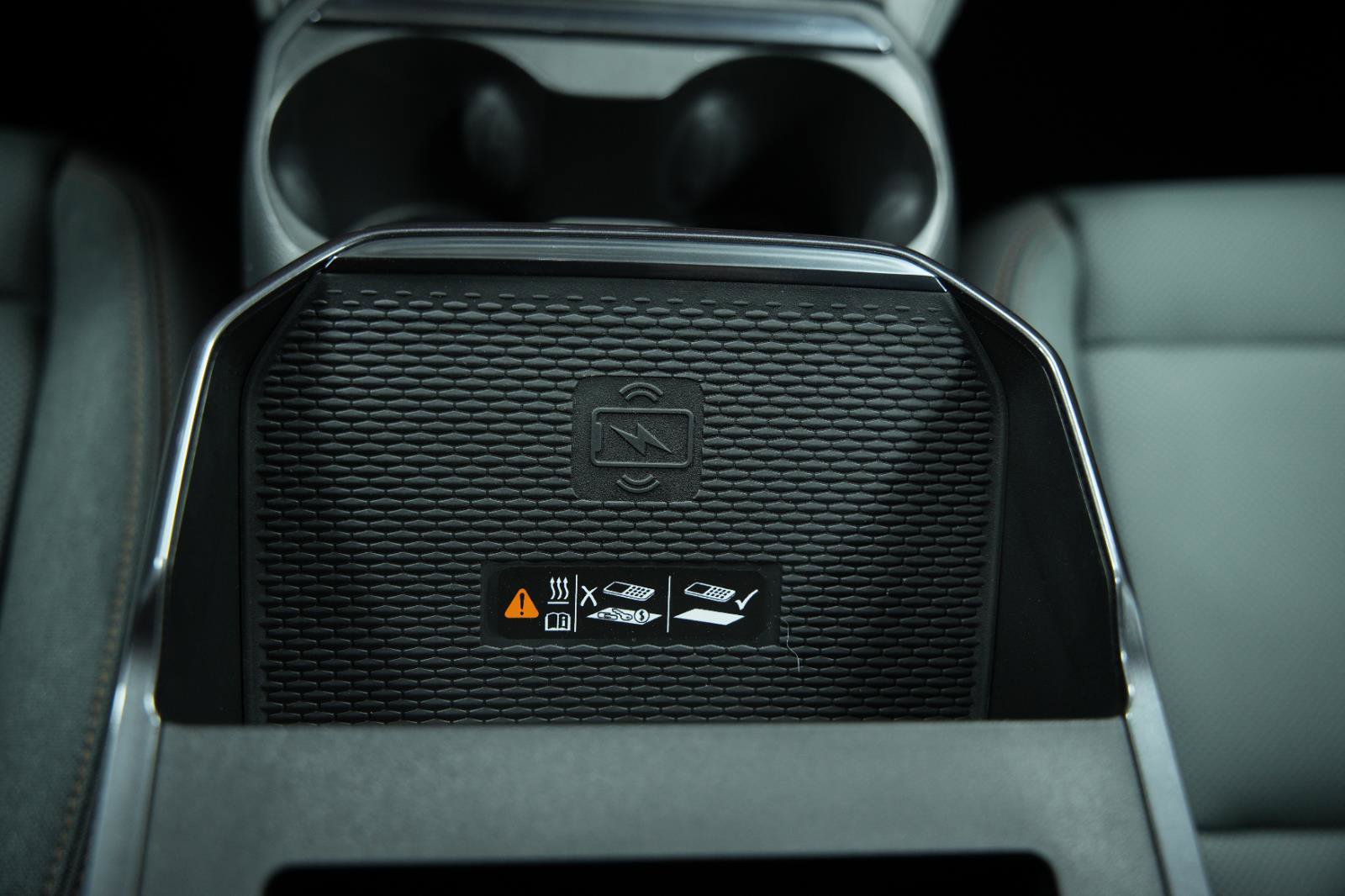 New 2026 GMC Terrain AT4 w/ Convenience Package III image 40