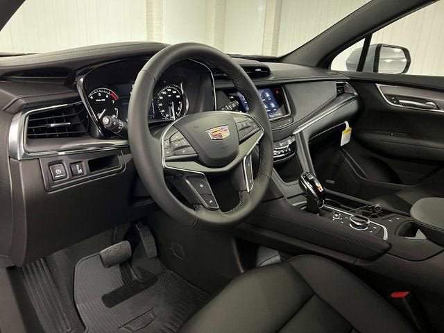 New 2025 Cadillac XT5 Luxury FWD image 13