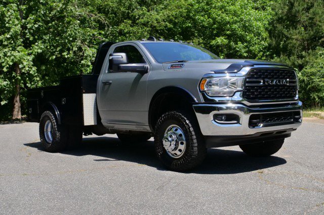 Used 2023 RAM 3500 SLT w/ Quick Order Package 2YG SLT AWD/4WD image 4