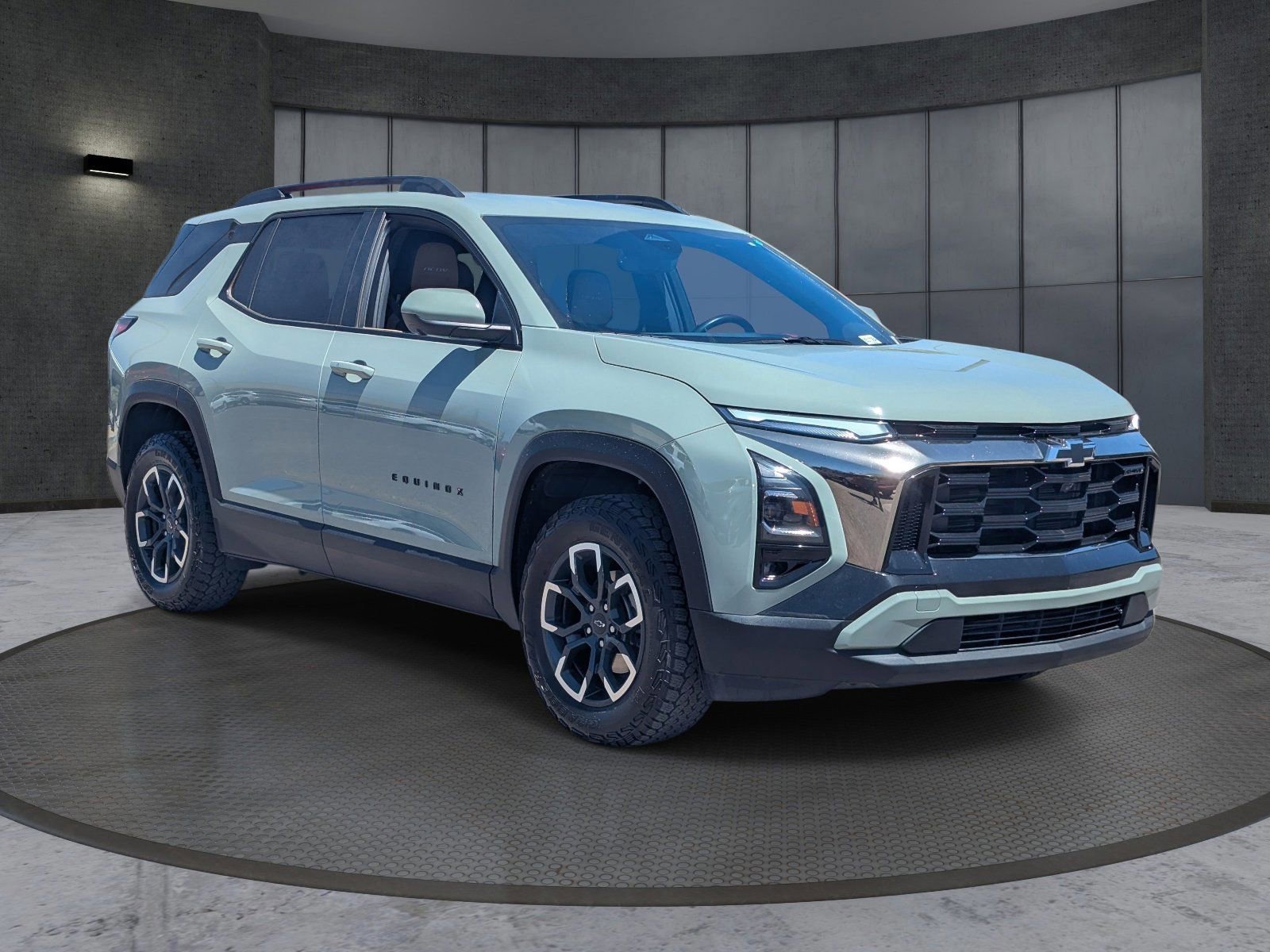 Certified 2025 Chevrolet Equinox ACTIV w/ Safety and Technology Package AWD/4WD image 8