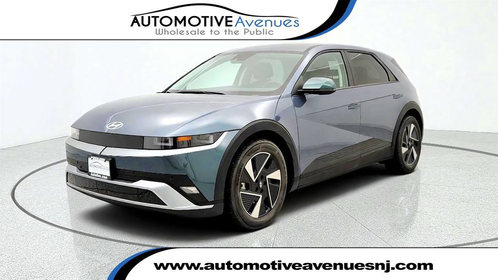 Used 2025 Hyundai Ioniq 5 SE AWD/4WD image 1