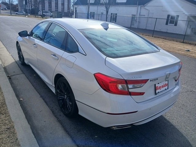 Used 2018 Honda Accord Touring image 14
