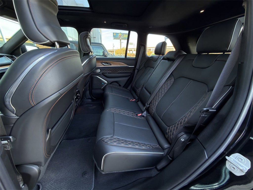 New 2025 Jeep Grand Cherokee Summit image 19
