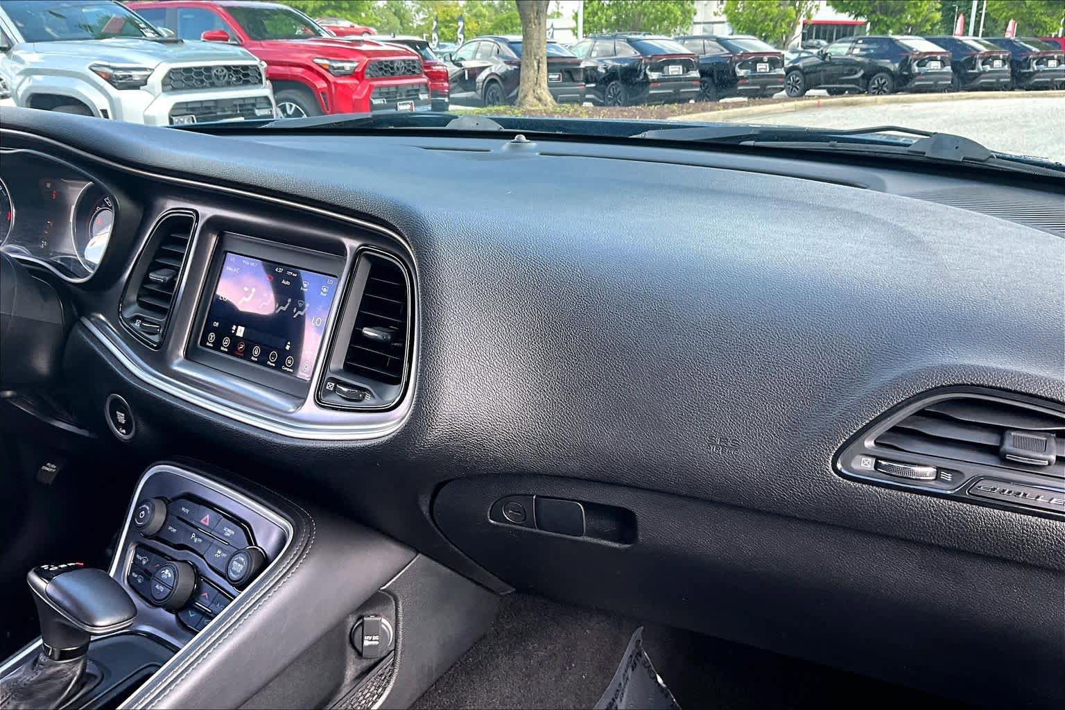 Used 2020 Dodge Challenger SXT w/ Driver Convenience Group RWD image 17