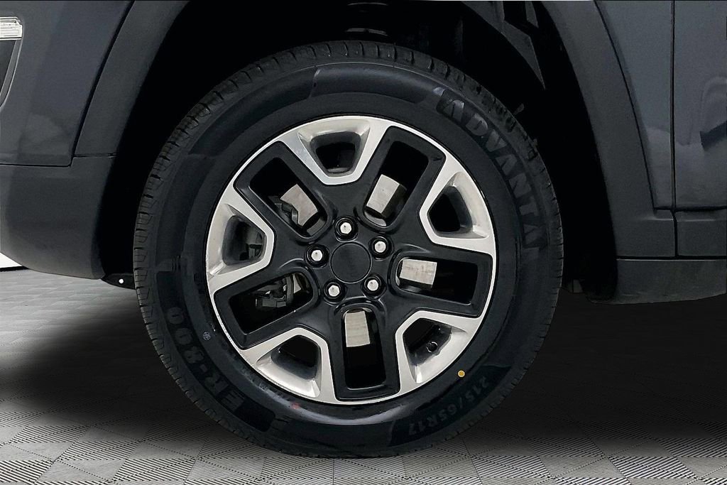 Used 2018 Jeep Compass Trailhawk w/ Leather Interior Group AWD/4WD image 26