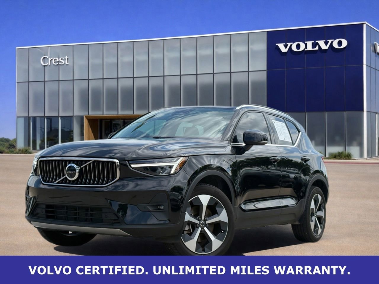 Certified 2025 Volvo XC40 B5 Plus AWD/4WD image 1