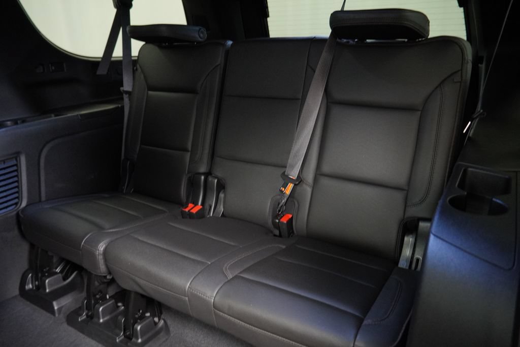 Used 2023 Chevrolet Suburban High Country AWD/4WD image 14