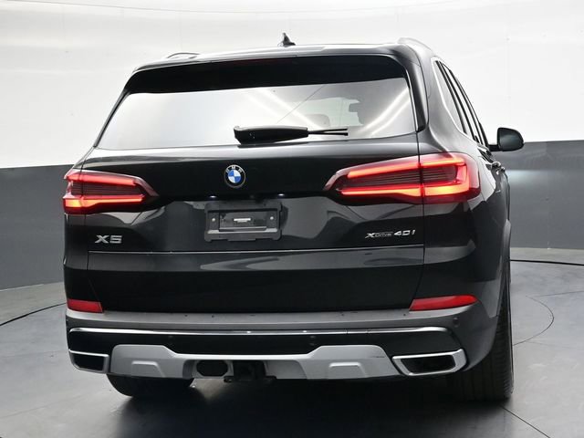 Used 2022 BMW X5 xDrive40i w/ Premium Package AWD/4WD image 4