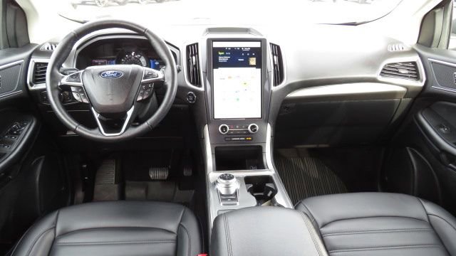 Certified 2022 Ford Edge SEL w/ Convenience Package image 2