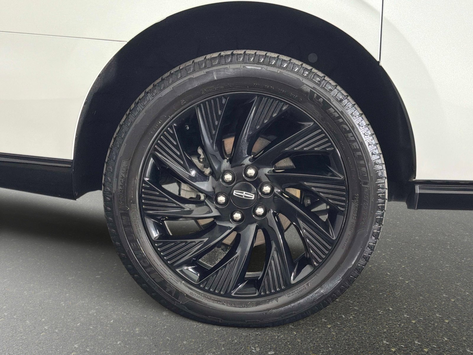 Used 2025 Lincoln Navigator L Reserve w/ Jet Appearance Package AWD/4WD image 14