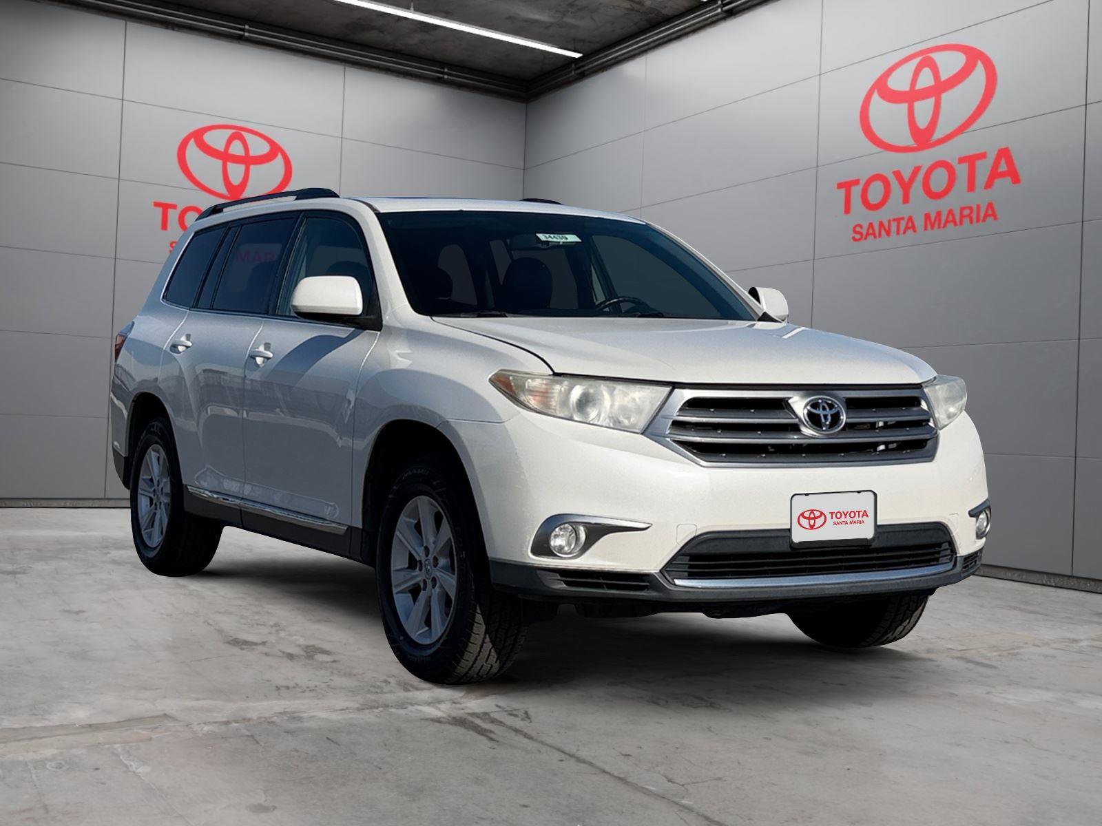 Used 2011 Toyota Highlander SE w/ Tow Pkg image 1