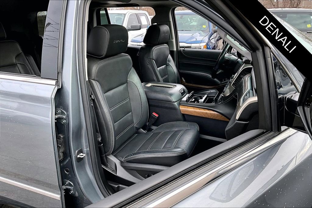 Used 2020 GMC Yukon Denali w/ Denali Ultimate Package image 29