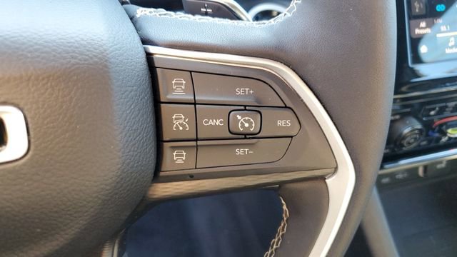 Certified 2024 Jeep Grand Cherokee L Altitude image 9