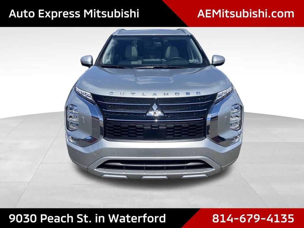 New 2025 Mitsubishi Outlander SEL image 2