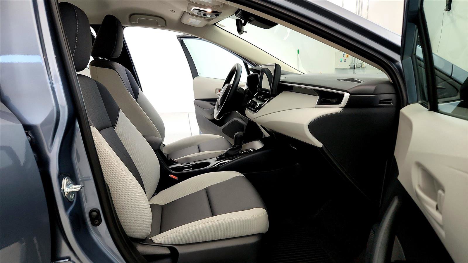 Certified 2024 Toyota Corolla LE FWD image 17