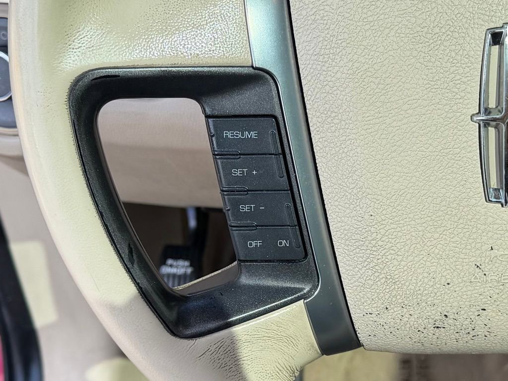 Used 2010 Lincoln MKS image 35