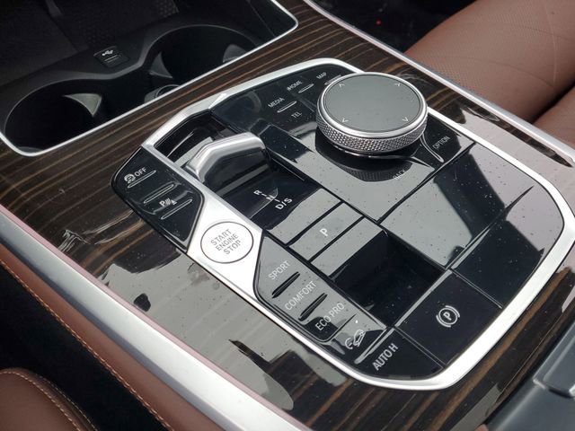 Used 2025 BMW X5 xDrive40i w/ Climate Comfort Package image 32