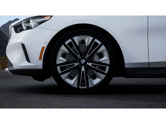 New 2027 BMW 530i xDrive w/ Premium Package AWD/4WD image 7