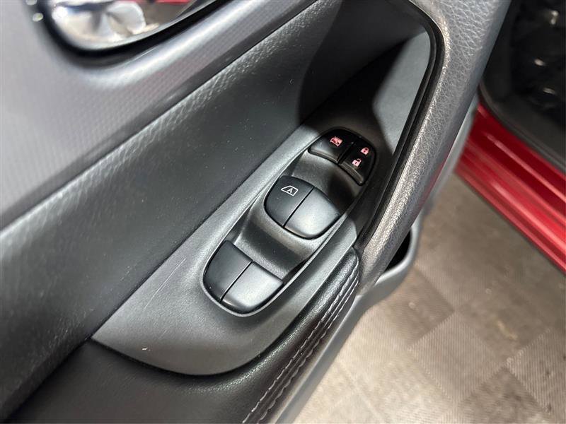 Used 2020 Nissan Rogue Sport SL image 31