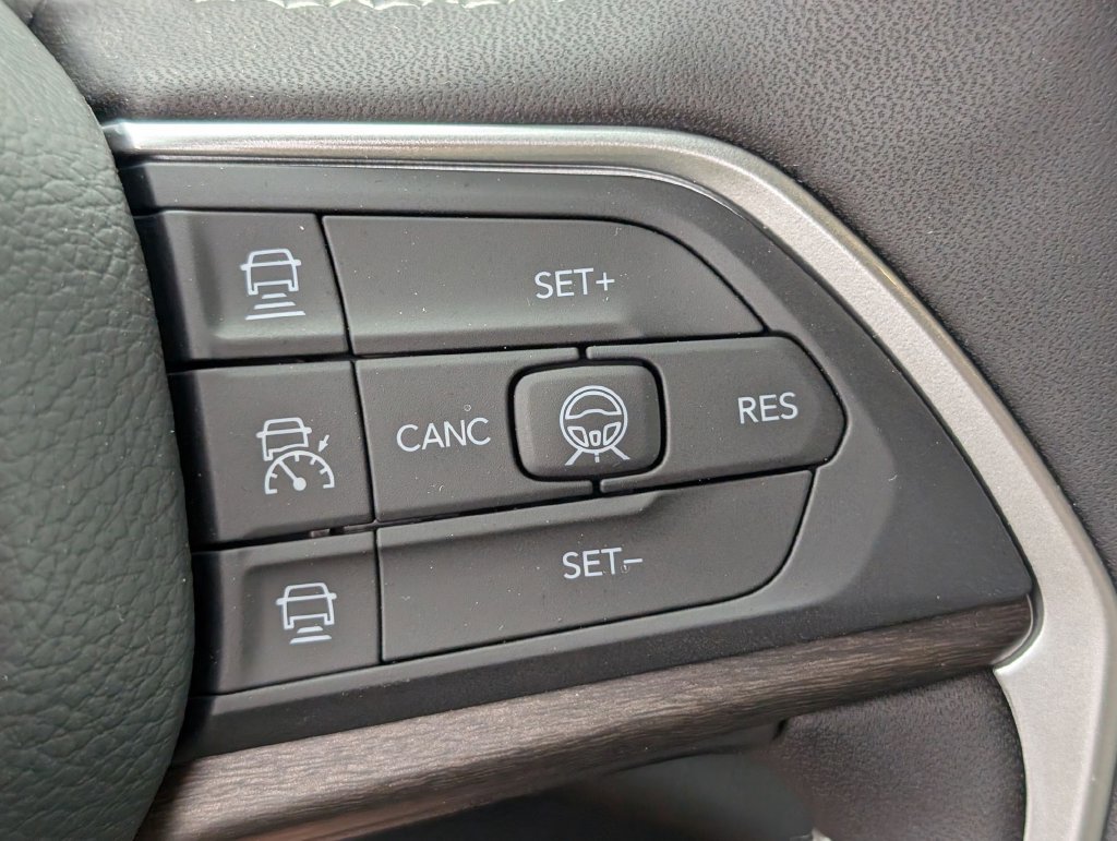 New 2026 Jeep Grand Cherokee Altitude RWD image 15