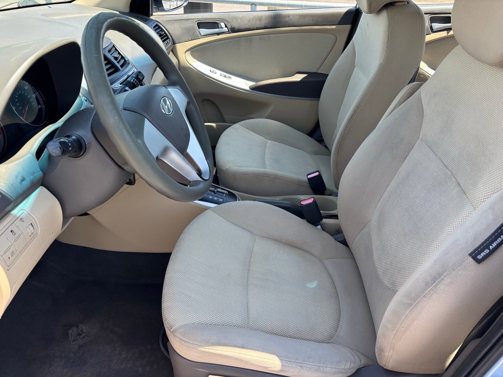 Used 2013 Hyundai Accent GLS FWD image 16