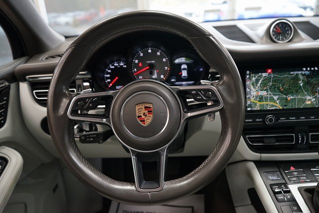 Used 2020 Porsche Macan S image 33