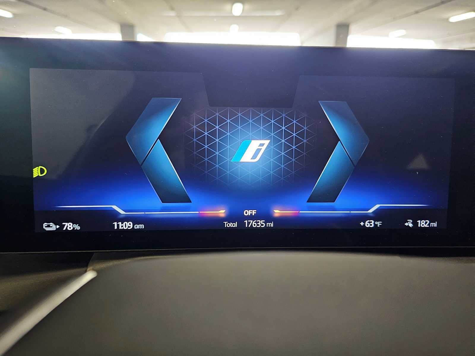 Used 2023 BMW i4 eDrive40 image 11