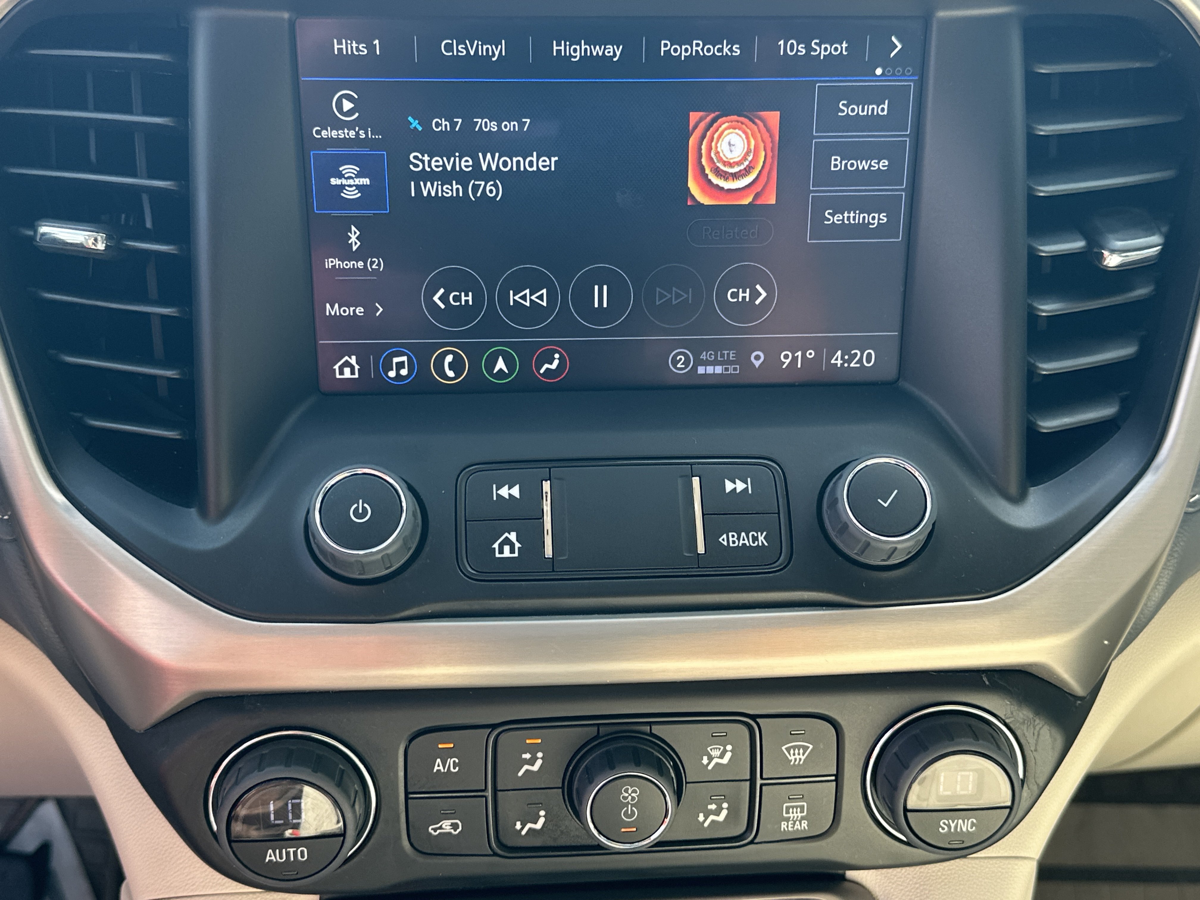 Used 2023 GMC Acadia Denali w/ Denali Ultimate Package FWD image 30