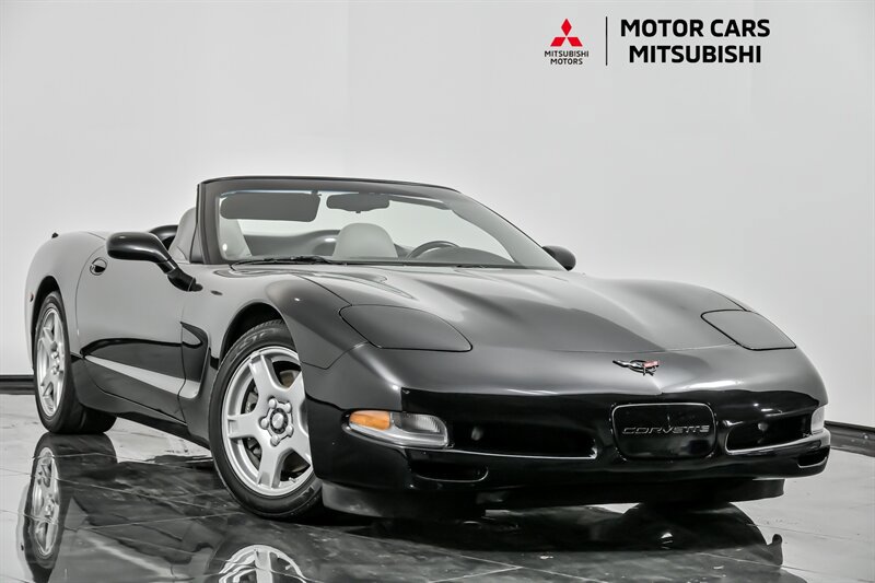 Used 1998 Chevrolet Corvette Convertible RWD image 1