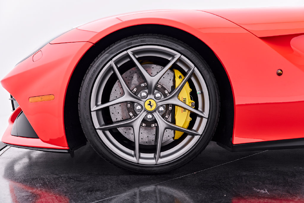 Used 2016 Ferrari F12 Berlinetta RWD image 3