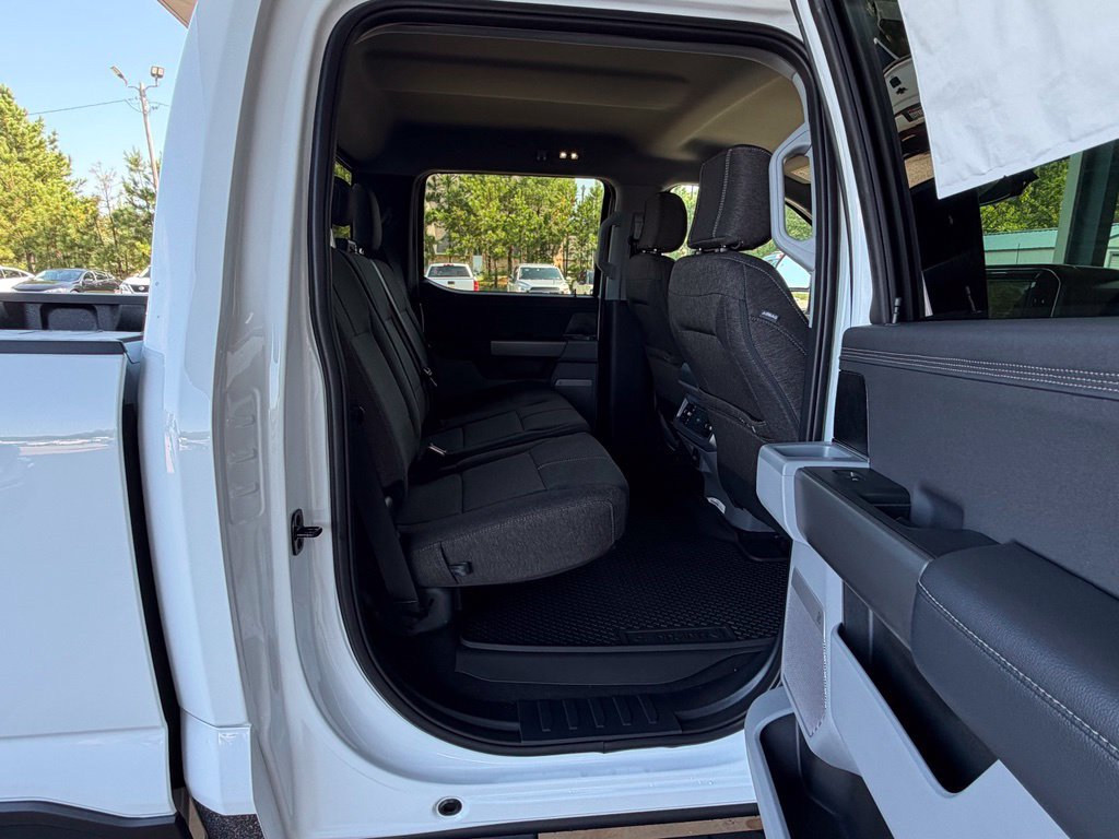 New 2027 Ford F250 XLT w/ XLT Premium Package AWD/4WD image 10