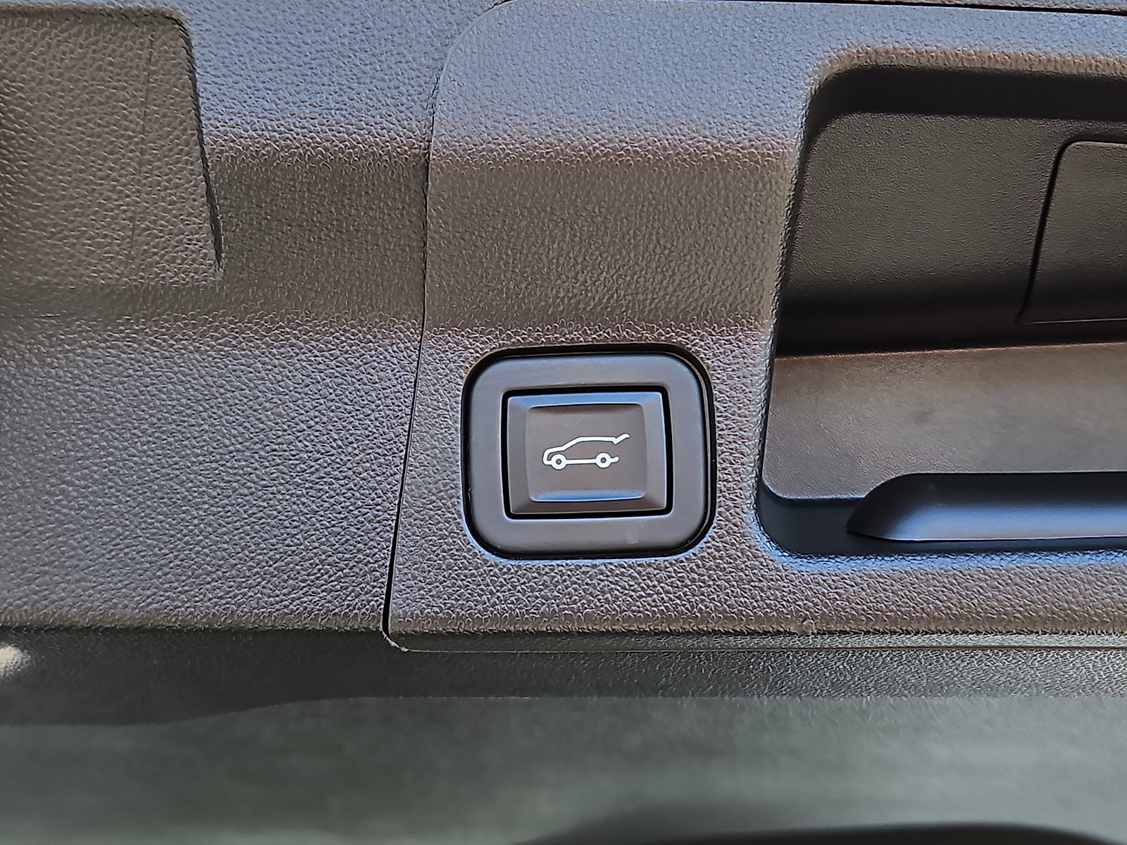 Used 2023 GMC Acadia SLE w/ Driver Convenience Package FWD image 29