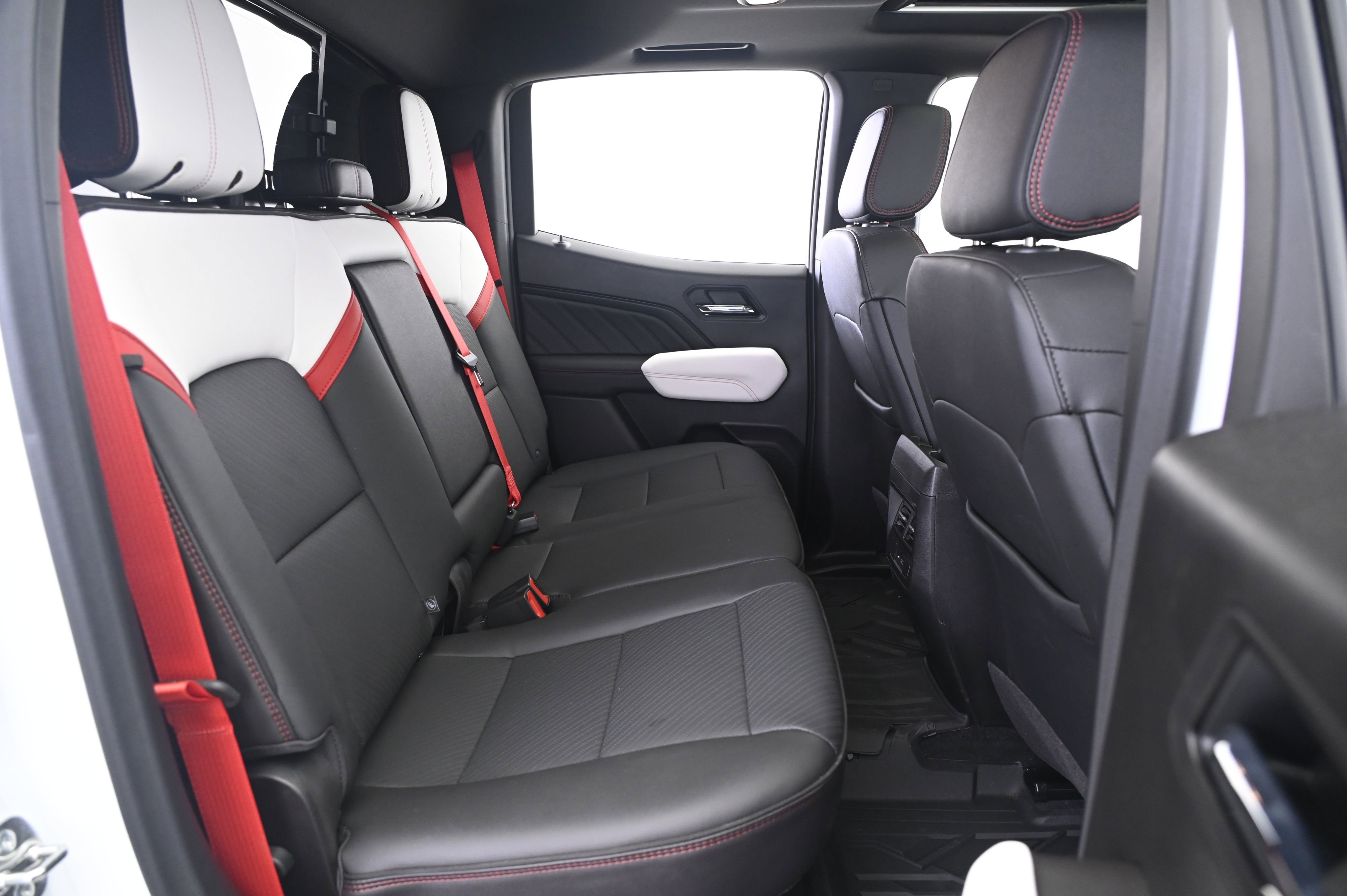 Used 2026 GMC Canyon AT4X image 19
