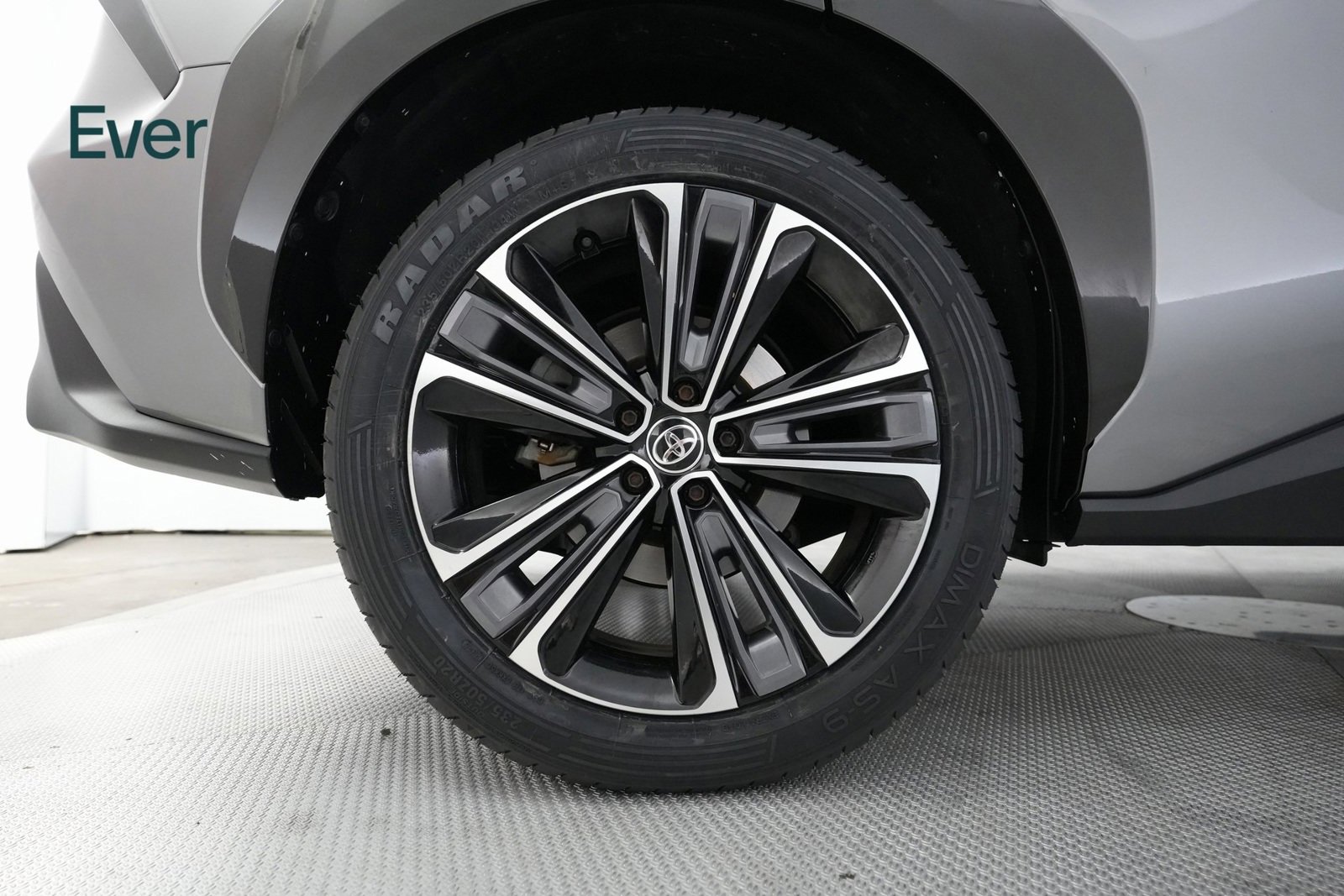 Used 2023 Toyota bZ4X Limited image 19