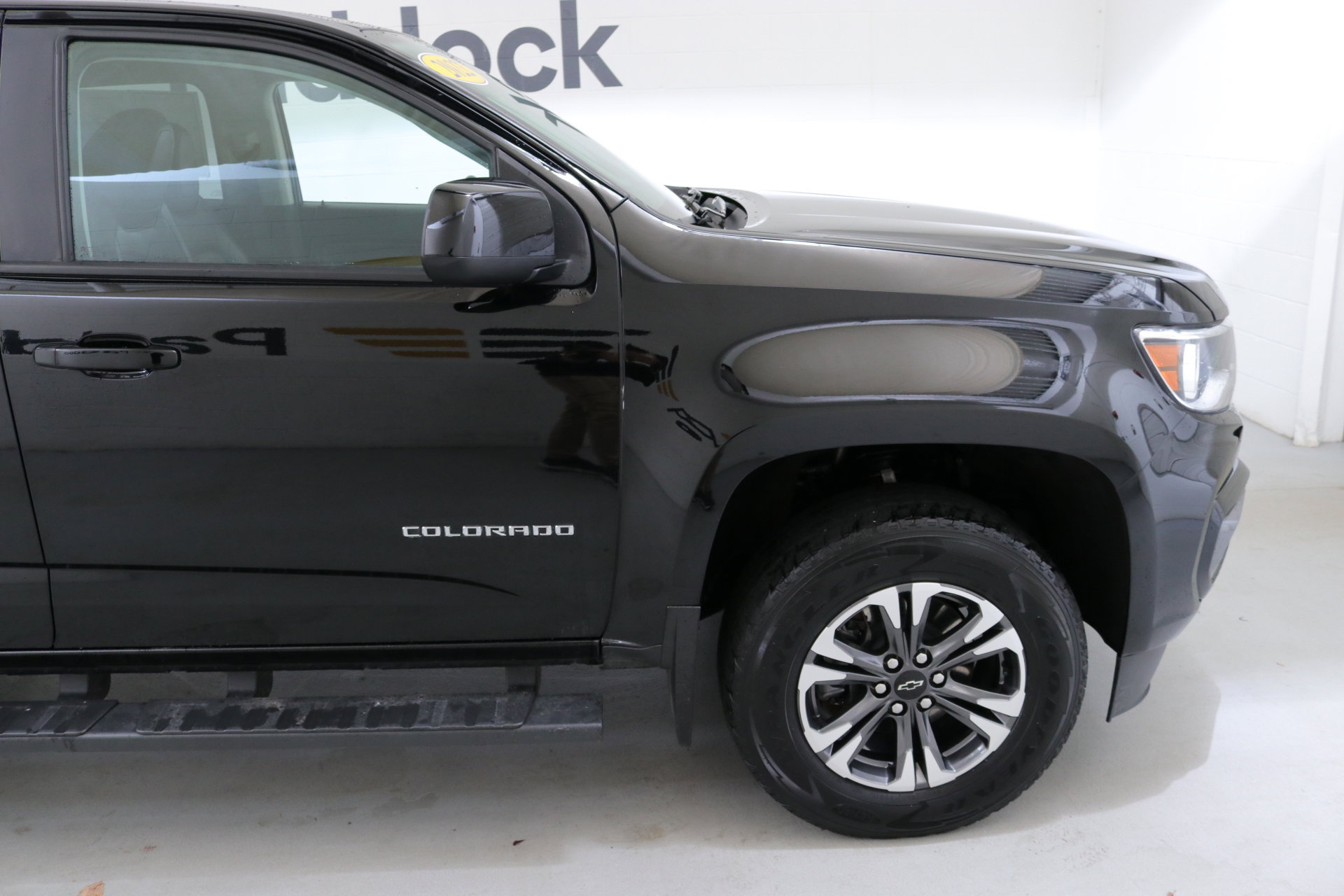 Used 2022 Chevrolet Colorado Z71 w/ Safety Package image 11