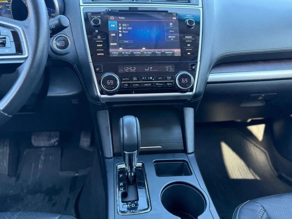 Used 2019 Subaru Outback 2.5i Limited AWD/4WD image 17