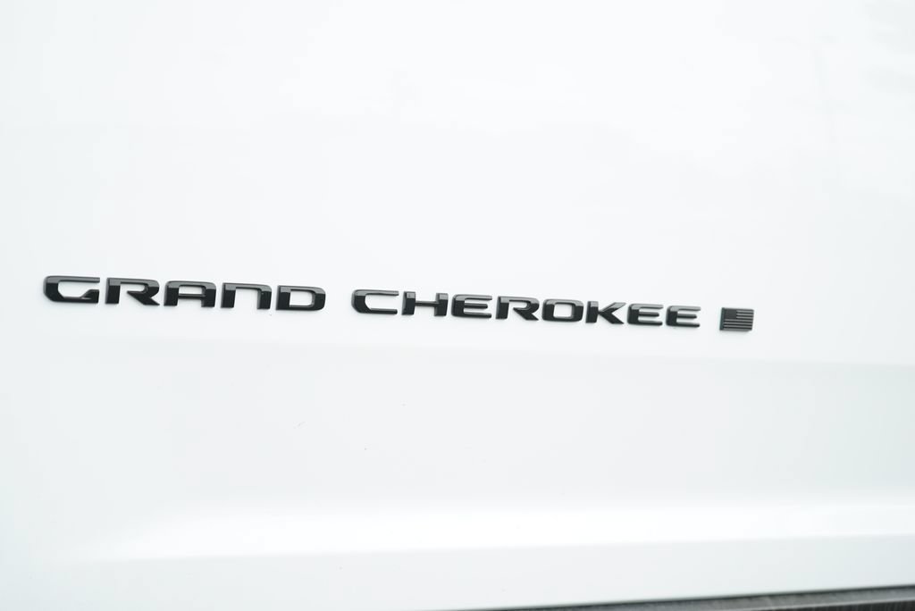 Used 2023 Jeep Grand Cherokee L Laredo AWD/4WD image 28